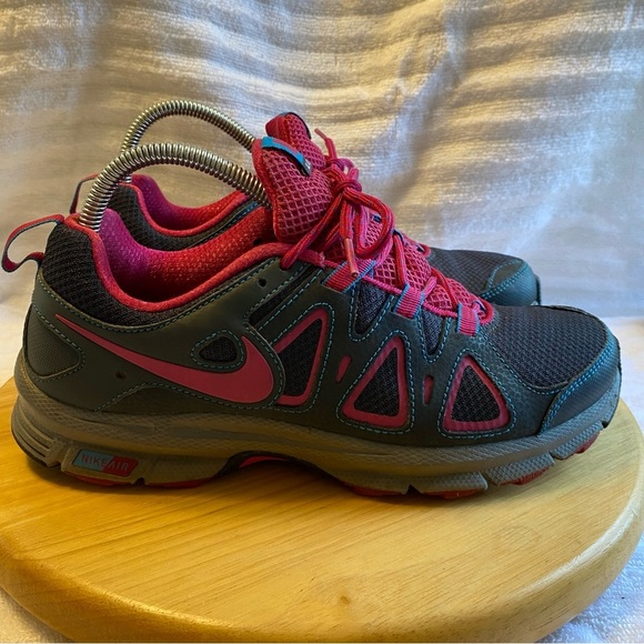 Nike Shoes - Nike Air Shoes Women’s Size 9.5 Nike Trail Alvord 10 Lace Up Sneakers Pink